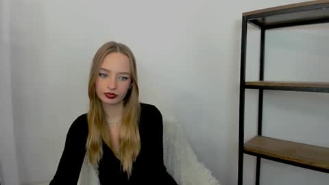 Snapshot of liladesire chatting on December 5, 2024, 6:44 pm LiliaDesire online show from December 5, 2024, 6:44 pm