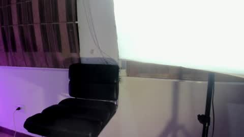 Lila Ross online show from April 10, 2026, 11:26 am