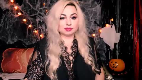 Snapshot of lilashiny chatting on October 29, 2025, 2:47 am LilaShiny online show from October 29, 2025, 2:47 am