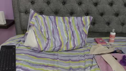 Snapshot of lilasuni chatting on December 14, 2024, 8:51 pm Lilasuni online show from December 14, 2024, 8:51 pm