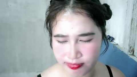 Im Rain online show from May 2, 2026, 10:42 am