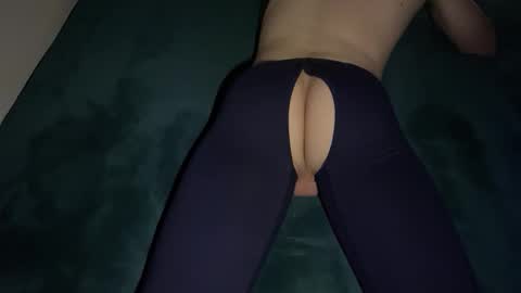 Snapshot of lilbenny05 chatting on March 11, 2026, 9:37 am lilbenny05 online show from March 11, 2026, 9:37 am