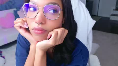 Snapshot of lileviemarie chatting on April 7, 2026, 2:12 am evie online show from April 7, 2026, 2:12 am