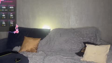 Lili online show from December 1, 2025, 9:58 am