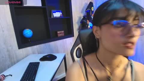 Snapshot of lili_clan chatting on October 20, 2025, 3:12 pm lili_clan online show from October 20, 2025, 3:12 pm