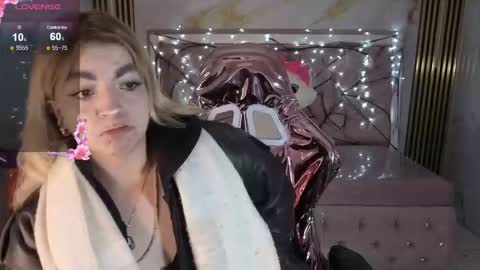 Lili online show from October 23, 2025, 3:28 am