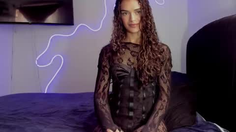 Snapshot of lili_evanss chatting on June 4, 2026, 6:03 pm lili_evanss online show from June 4, 2026, 6:03 pm