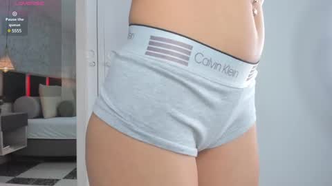 lili online show from February 22, 2025, 1:35 pm