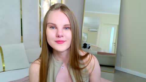 lili_lohan online show from July 7, 2026, 7:23 am