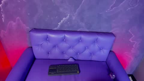 Snapshot of lili_milk20 chatting on September 27, 2025, 7:19 pm Lili online show from September 27, 2025, 7:19 pm
