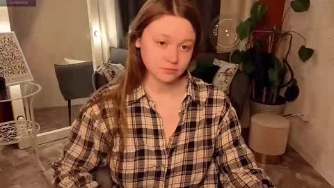 Lilian online show from March 6, 2026, 1:18 pm