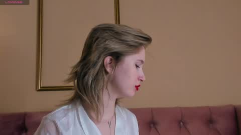 Lilian  online show from May 3, 2026, 1:22 am