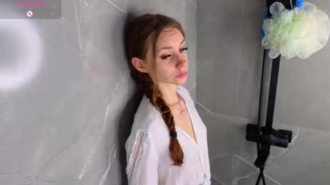 Hi I am Luna online show from February 6, 2026, 3:15 pm