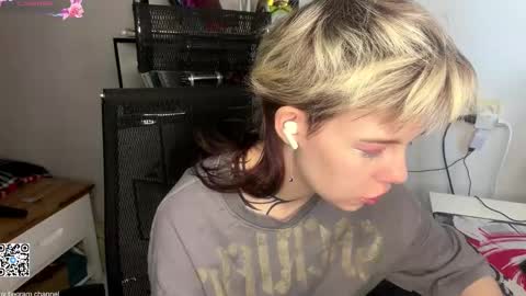 Snapshot of liliandaniels chatting on February 8, 2026, 7:01 am Lilian online show from February 8, 2026, 7:01 am