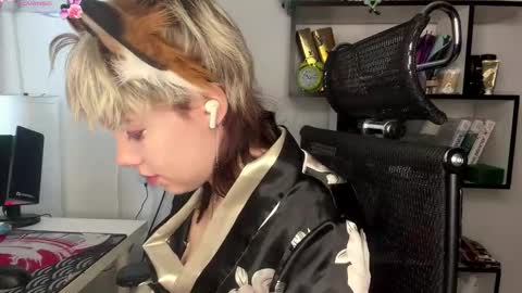 Snapshot of liliandaniels chatting on February 13, 2026, 7:26 am Lilian online show from February 13, 2026, 7:26 am