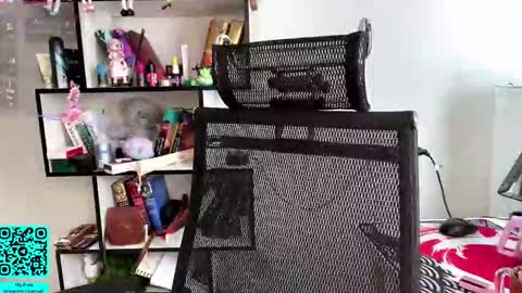 Lilian online show from March 21, 2026, 9:14 am