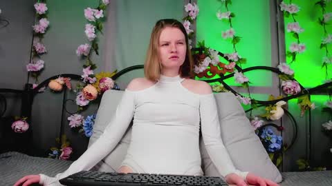 hi guys Im new here Im 18 years oldIve never had sex online show from January 19, 2025, 1:22 pm