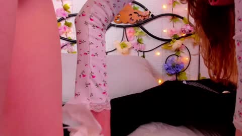 hi guys Im new here Im 18 years oldIve never had sex online show from February 8, 2025, 1:44 pm