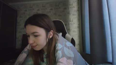 liliawoolf online show from April 27, 2026, 3:59 am