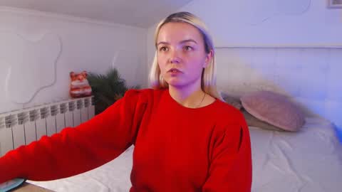 Lilie online show from March 12, 2025, 4:46 pm