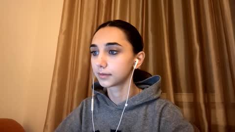 Snapshot of lilihalvorsen chatting on September 25, 2025, 10:13 pm Lina online show from September 25, 2025, 10:13 pm