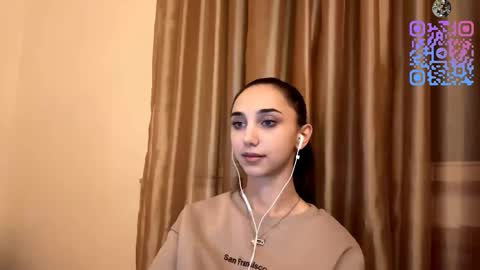 Snapshot of lilihalvorsen chatting on October 17, 2025, 10:12 pm Lina online show from October 17, 2025, 10:12 pm