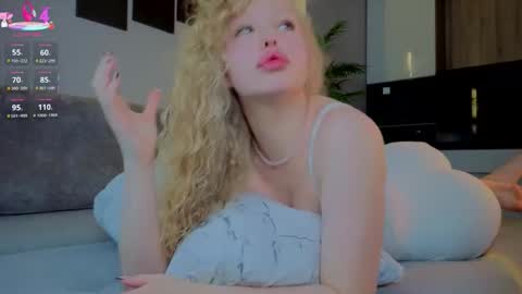 lililok101 online show from November 17, 2025, 2:28 am