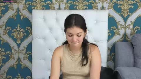 Snapshot of lilimini032 chatting on December 27, 2024, 1:43 am lilimini online show from December 27, 2024, 1:43 am