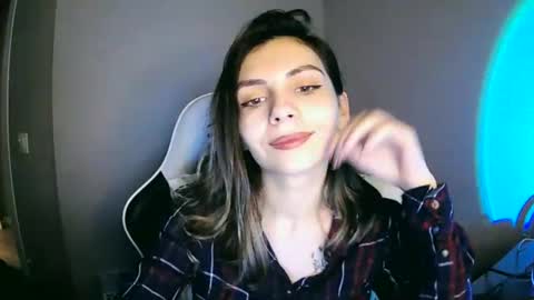 lilirose online show from December 23, 2024, 8:36 pm