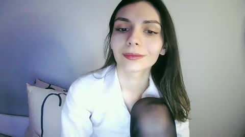 lilirose online show from February 13, 2025, 6:16 pm