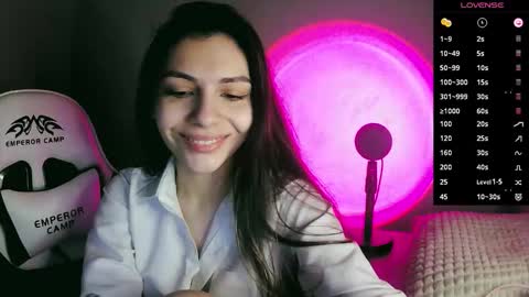 lilirose online show from September 17, 2025, 2:30 pm