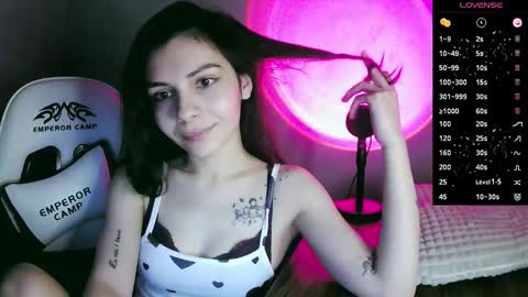 lilirose online show from October 9, 2025, 1:53 pm