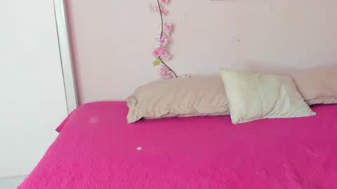 Snapshot of lilirousee chatting on April 19, 2026, 2:00 am lilirousee online show from April 19, 2026, 2:00 am