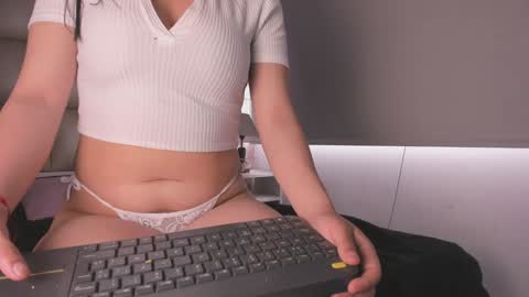 Snapshot of lilit_jade chatting on January 27, 2025, 6:41 pm Lilit online show from January 27, 2025, 6:41 pm