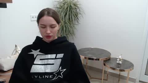 Snapshot of lilit_sweet_ chatting on October 28, 2025, 10:52 am lilit_sweet_ online show from October 28, 2025, 10:52 am