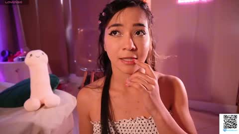 Snapshot of lilith__rosse chatting on April 22, 2026, 7:48 pm Lilith Rosse online show from April 22, 2026, 7:48 pm