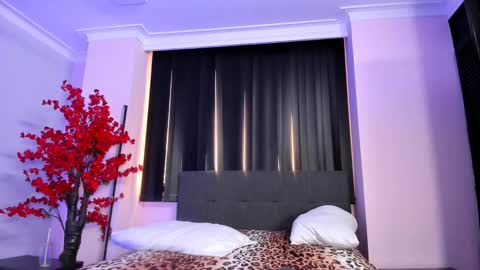 Snapshot of lilith_and_marcusblain chatting on February 14, 2025, 10:58 pm Lili Marcus online show from February 14, 2025, 10:58 pm