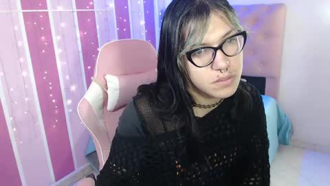 lilith  online show from May 25, 2026, 2:23 pm
