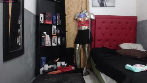 lilith_dhorn1 online show from September 15, 2025, 12:27 pm