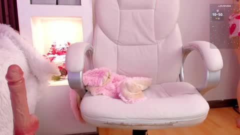 Snapshot of lilith_gray9 chatting on February 21, 2025, 3:45 am Lilith Gray online show from February 21, 2025, 3:45 am