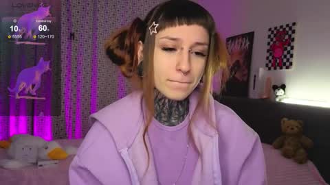 lilith_poison online show from November 8, 2025, 7:01 pm