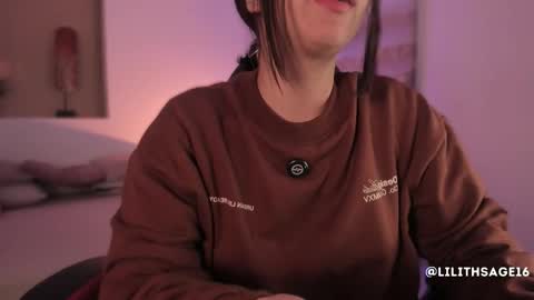 lilith_sage_ online show from November 4, 2025, 12:59 pm