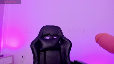 L I L I  online show from April 13, 2026, 8:47 pm