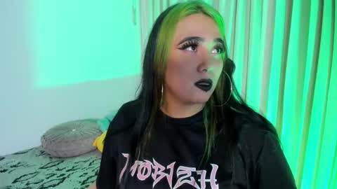 Snapshot of lilith_zenith20 chatting on December 5, 2025, 4:32 am Lilith online show from December 5, 2025, 4:32 am