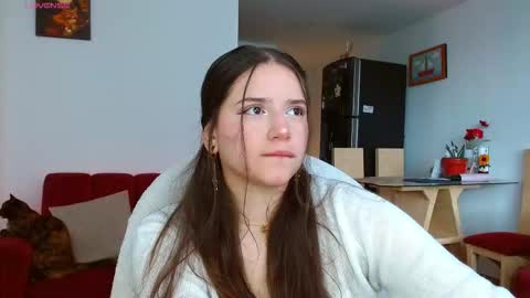 Abril  online show from December 5, 2025, 12:36 pm