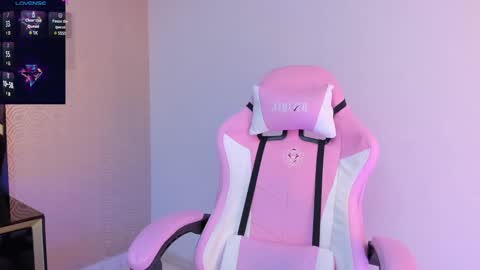 Snapshot of lilithcary chatting on February 28, 2025, 10:50 pm Lilith online show from February 28, 2025, 10:50 pm