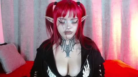 Snapshot of lilithmadness chatting on January 7, 2025, 7:10 am Lilith online show from January 7, 2025, 7:10 am