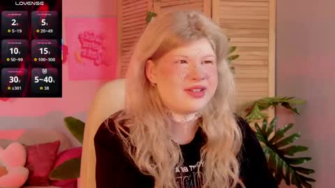 Snapshot of lilithnelson chatting on June 3, 2026, 11:02 am LilithNelson online show from June 3, 2026, 11:02 am