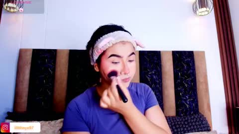 lilithnyx_x online show from May 17, 2026, 3:41 pm
