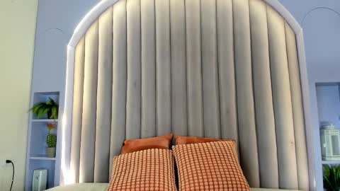 lilithsmith__ online show from February 4, 2026, 11:38 am